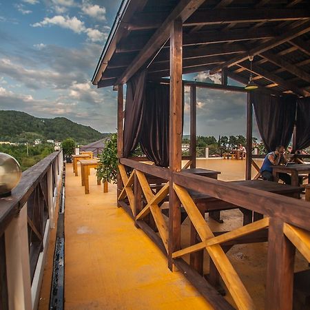 Viktoria Hotel ปิซุนดา ภายนอก รูปภาพ