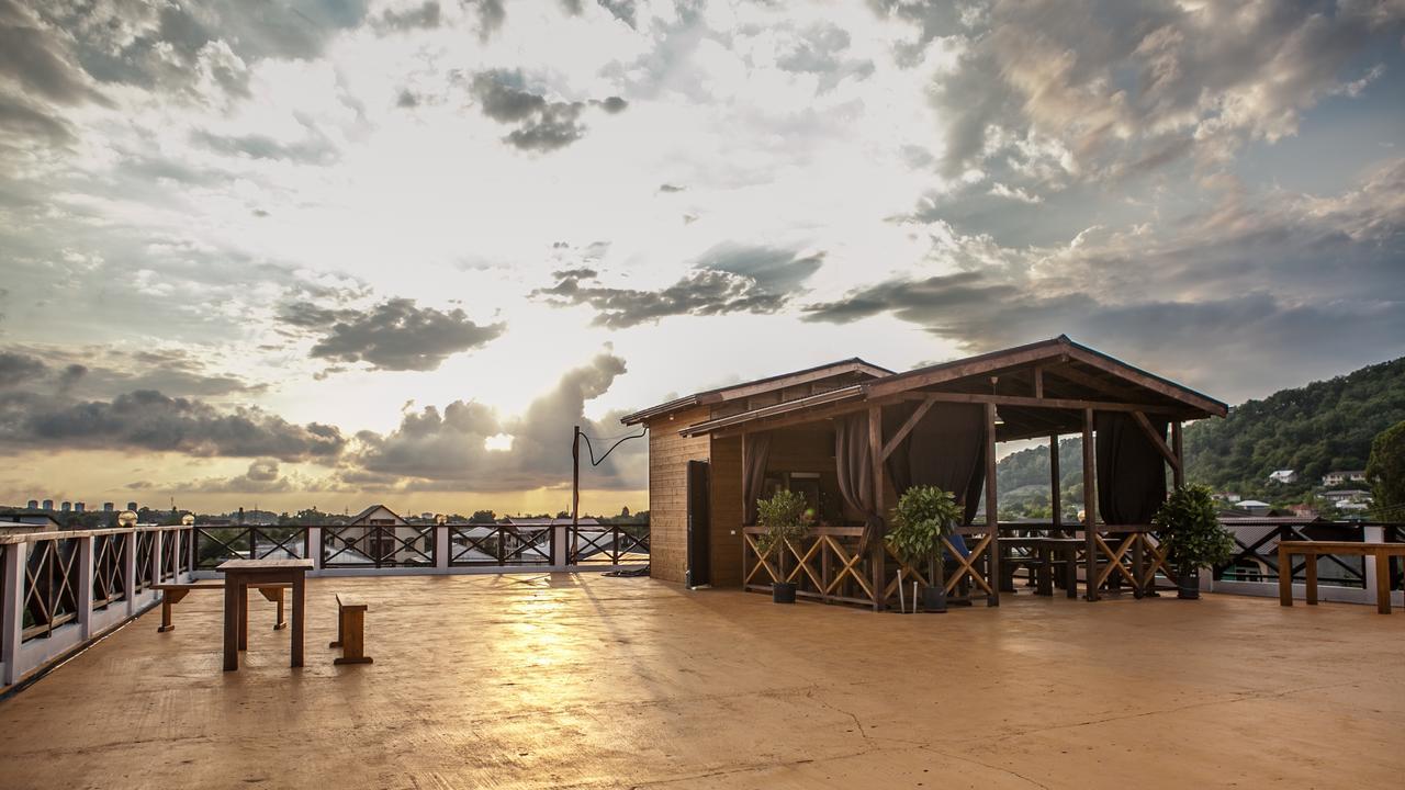 Viktoria Hotel ปิซุนดา ภายนอก รูปภาพ